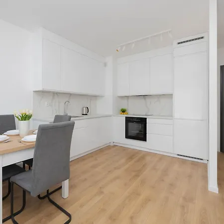 Unique For 4 People With Parking In By Renters * Warszawa