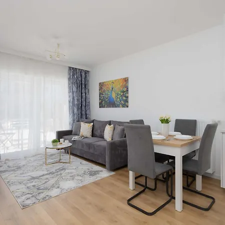 아파트 Unique For 4 People With Parking In By Renters 바르샤바