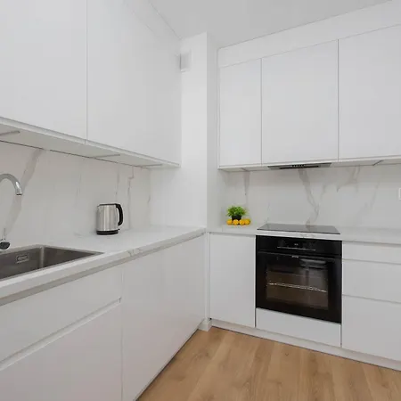 Unique For 4 People With Parking In By Renters Varsó