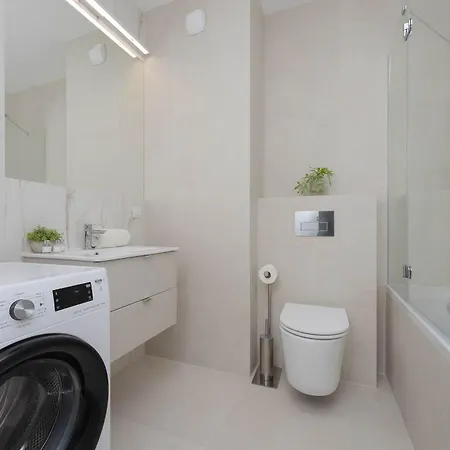 Unique For 4 People With Parking In By Renters Apartman *