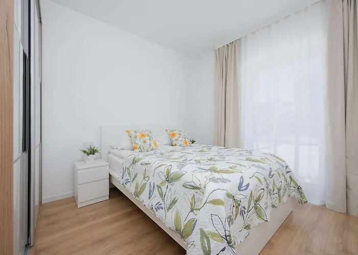 Unique For 4 People With Parking In By Renters Apartman