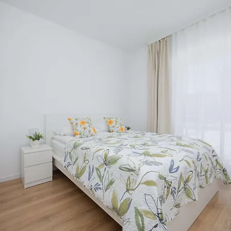Unique For 4 People With Parking In By Renters Lejlighed