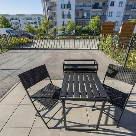 Lejlighed Unique For 4 People With Parking In By Renters Warszawa